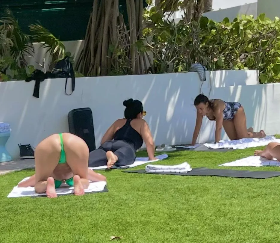 Sexy moms yoga thong doggy style doesn’t hide much 🐶