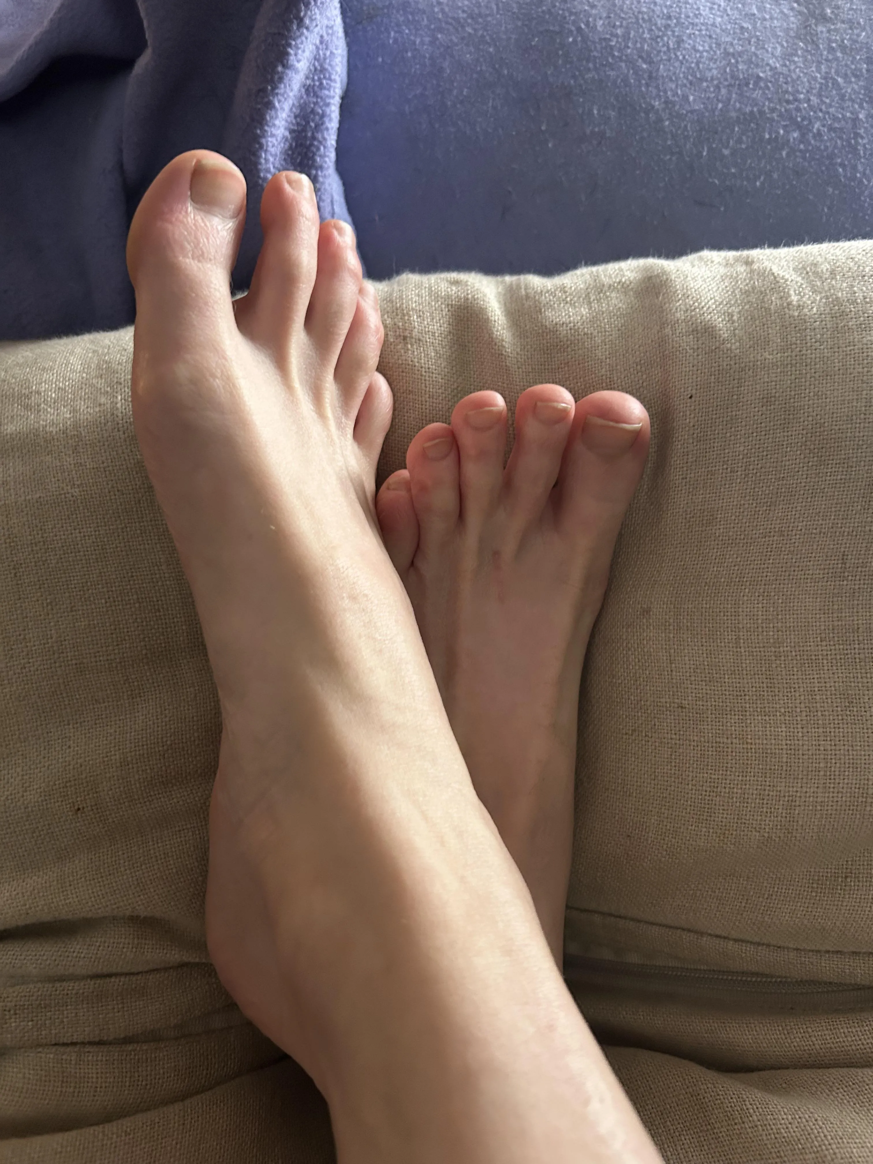 I just uploaded new content on FeetFinder! Check it out here: