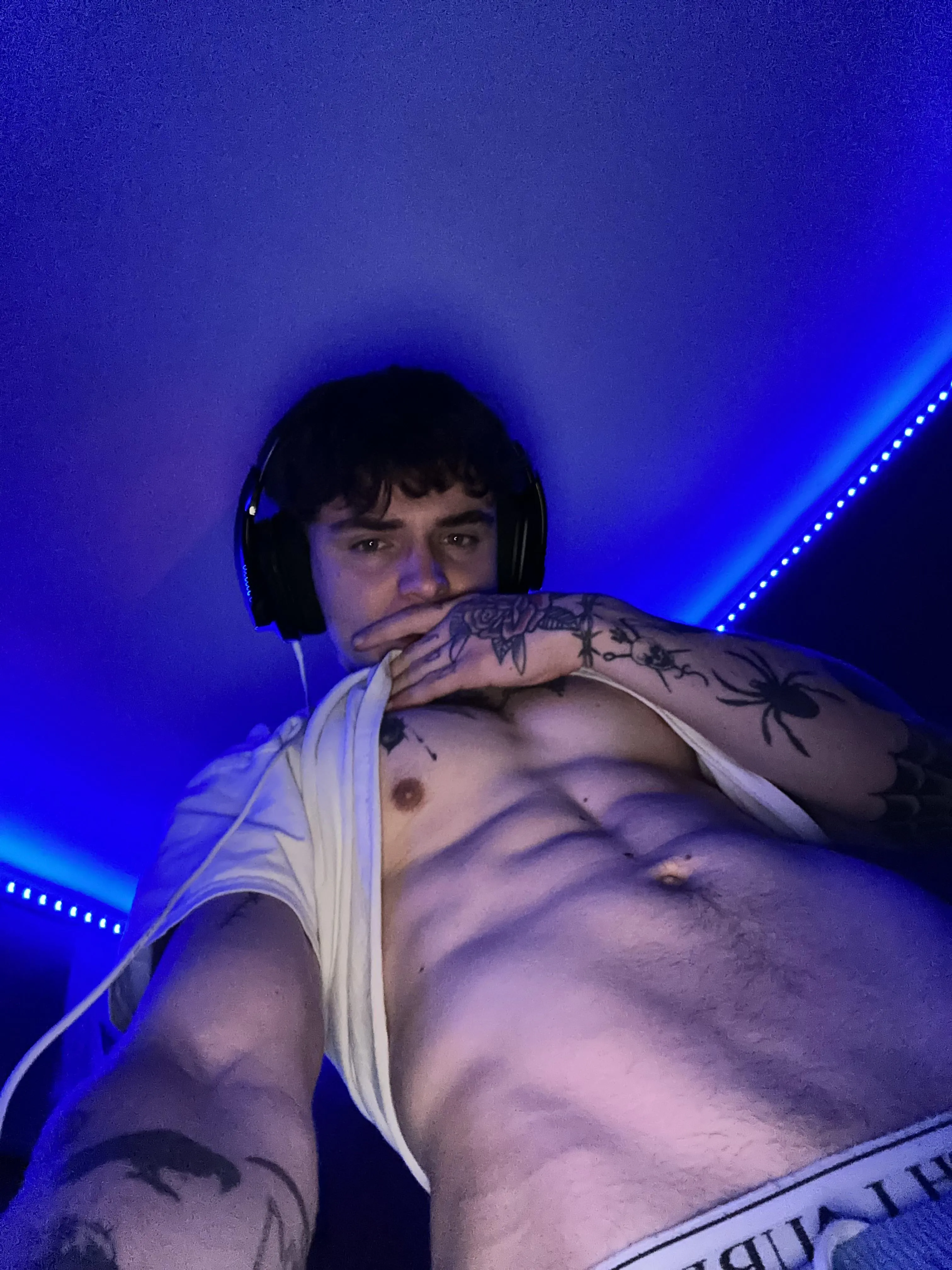 need a boyfriend so bad…