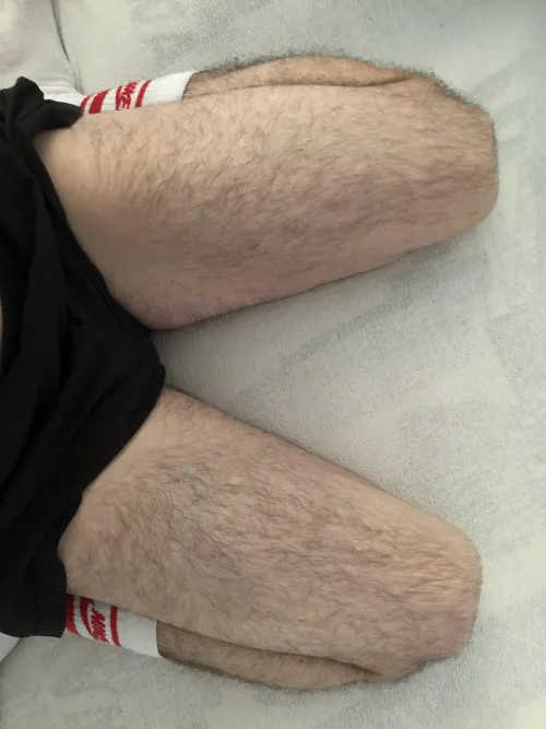 Someone into legs? 🤞😏