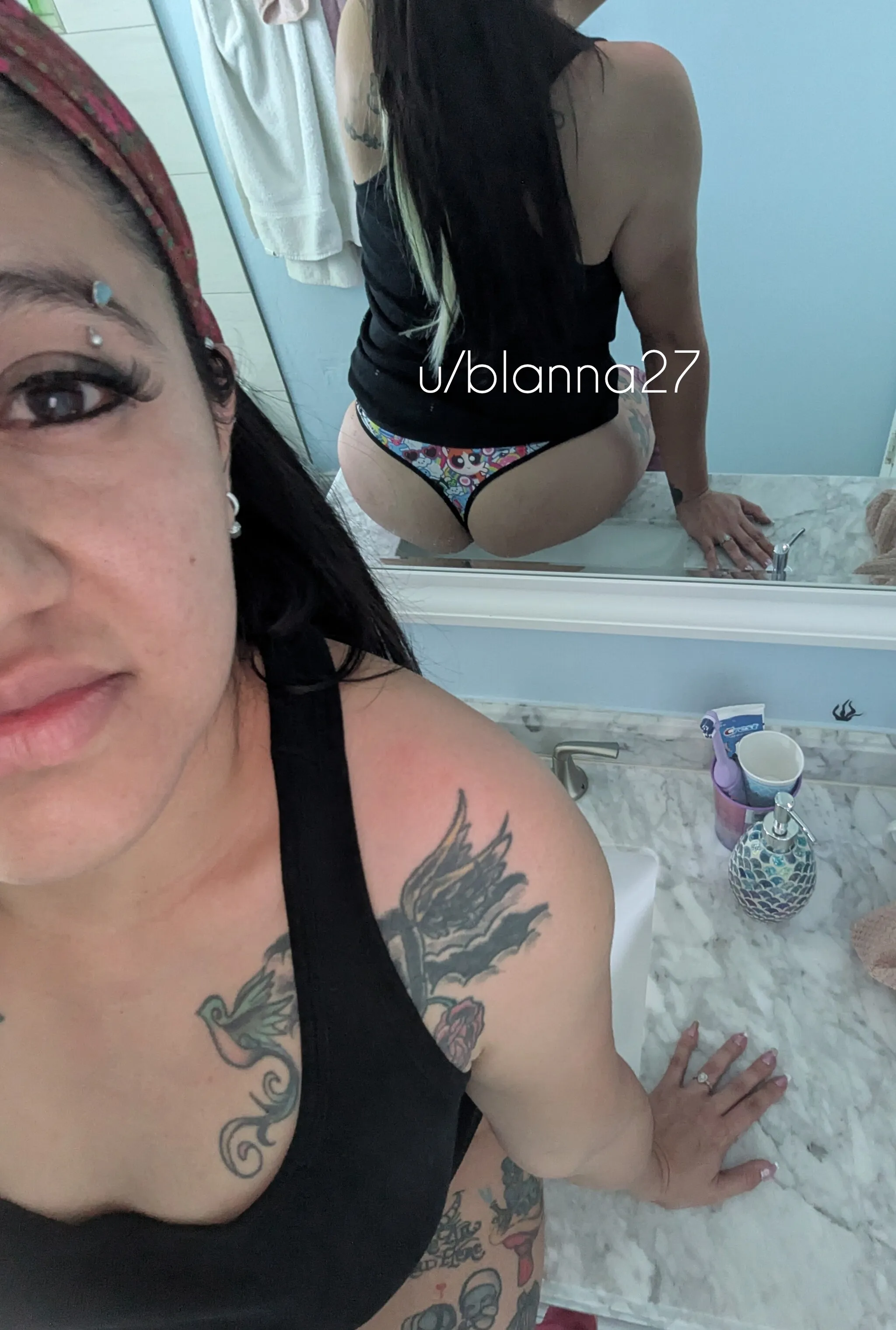 Such a hot mirror selfie