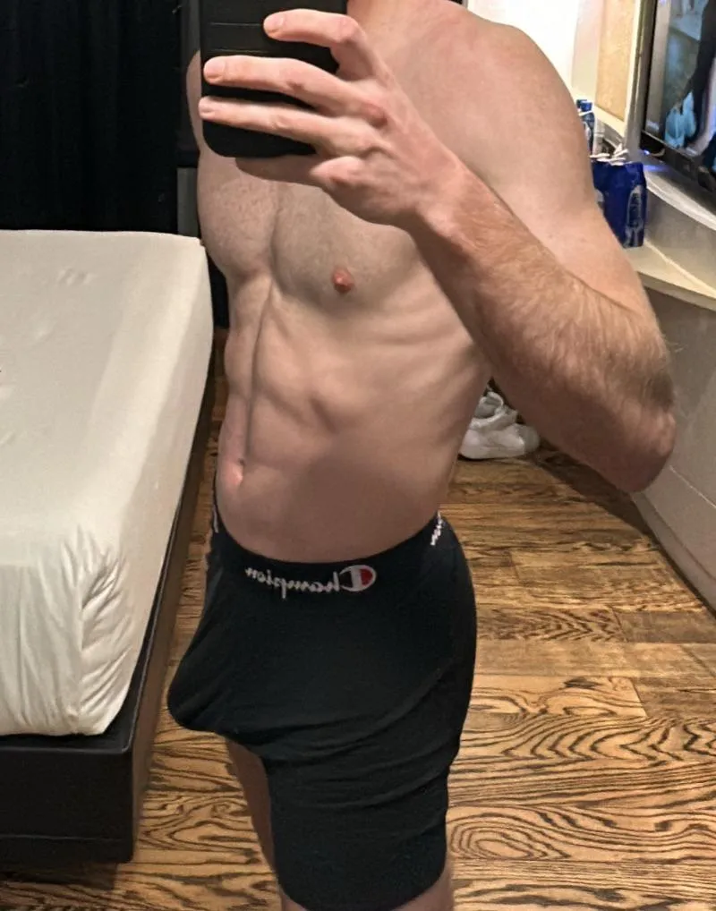 30M, 165 lbs, fit looking for couple or Hotwife.