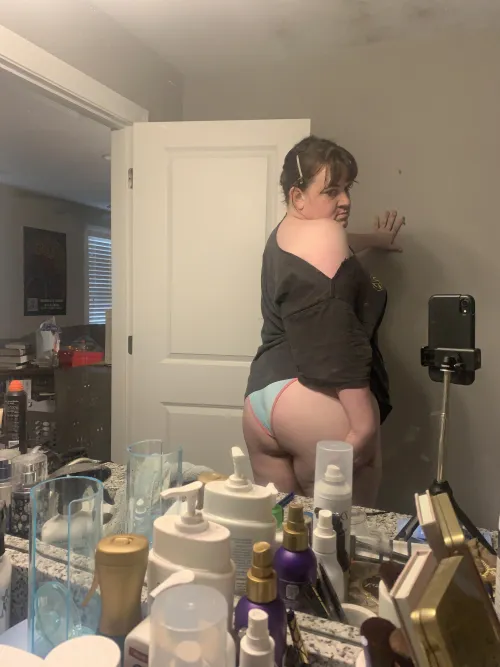 27t I wanna suck a big dick rn