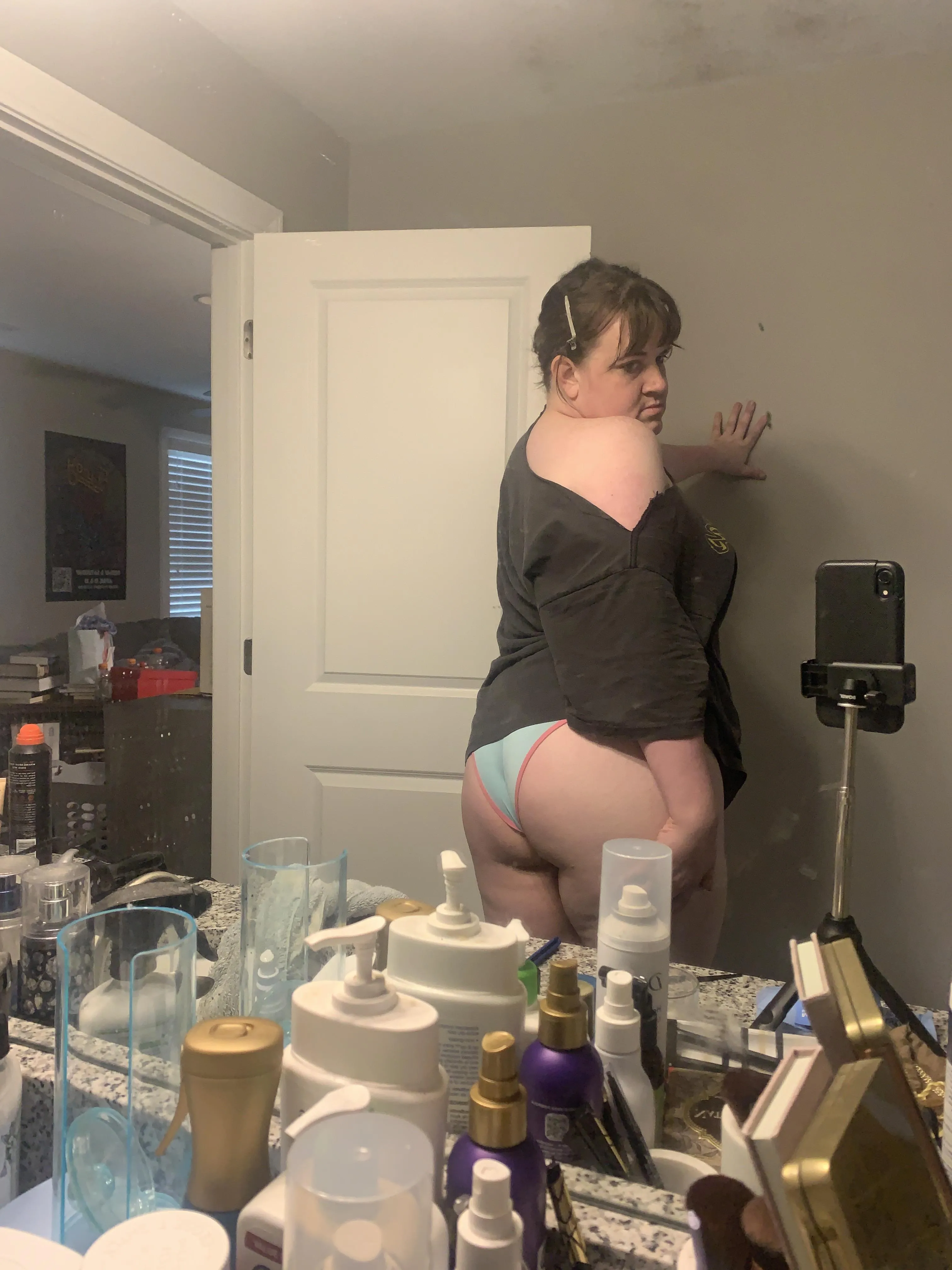 27t I wanna suck a big dick rn