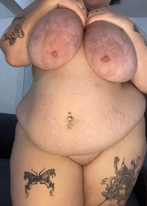 Would you fuck a 23 year old with mummy tummy