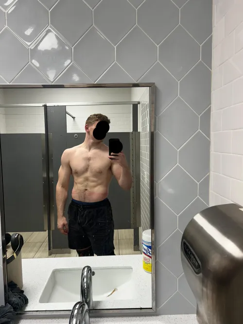 21[M]  wanting to walk IOP or folly with someone and have some fun after