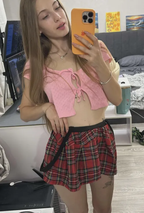 Feelin like a shy cherry freshman on the first day of college orientation