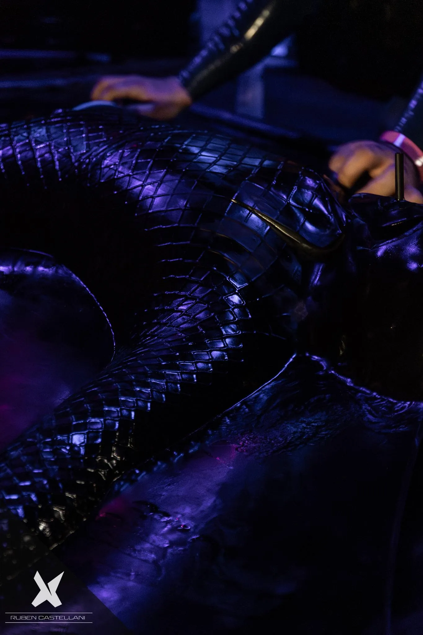 Fishnet under vacbed