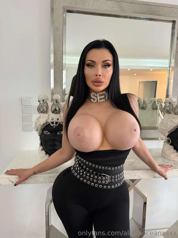 I am searching for Aletta fans ? DM if you are a big fan of her.