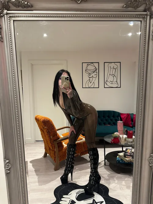 Kneel. This latex doesn’t wait