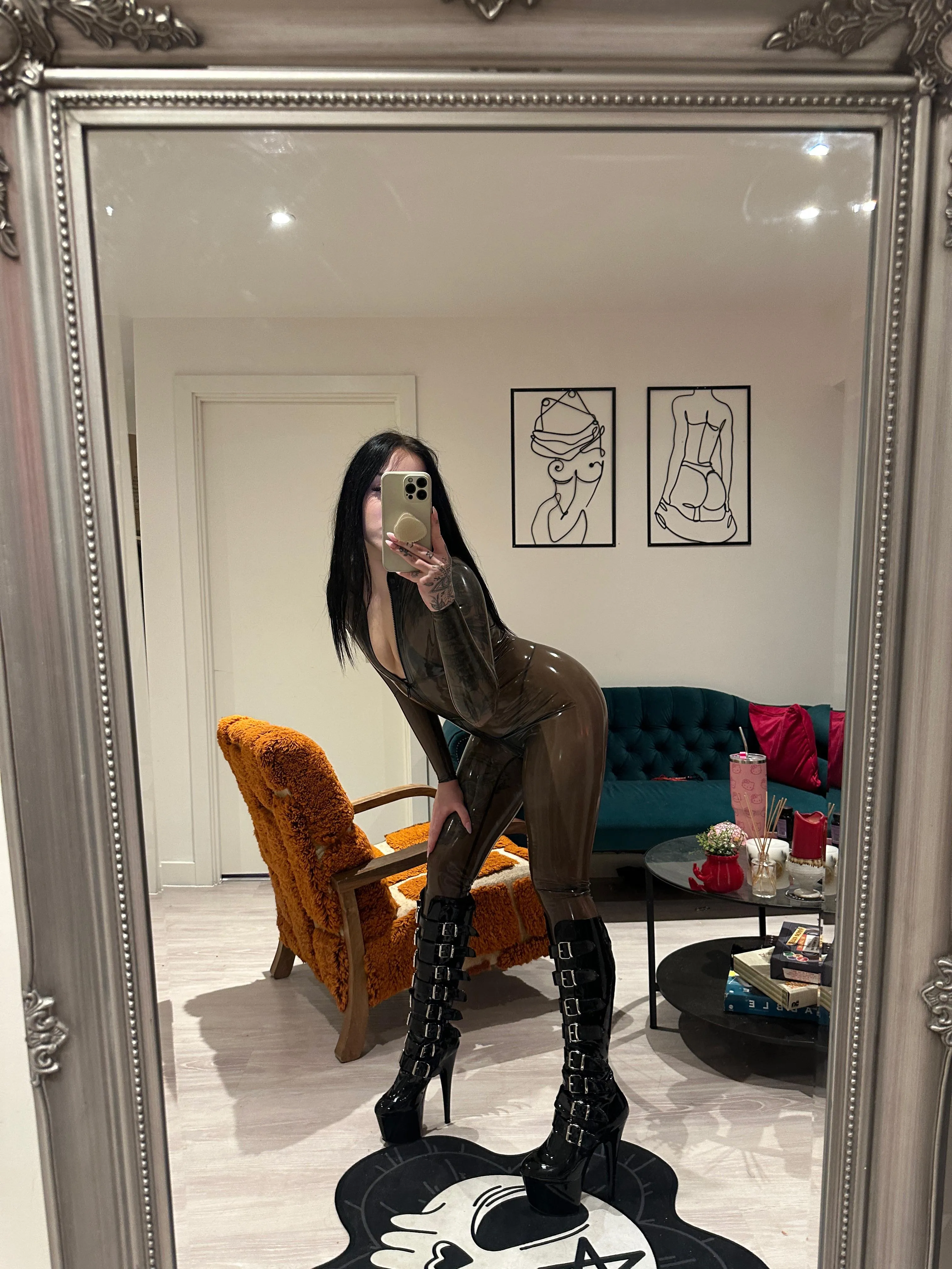 Kneel. This latex doesn’t wait