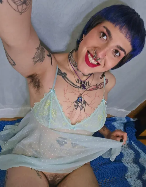 Loving my short blue hair with all my other fuzz!