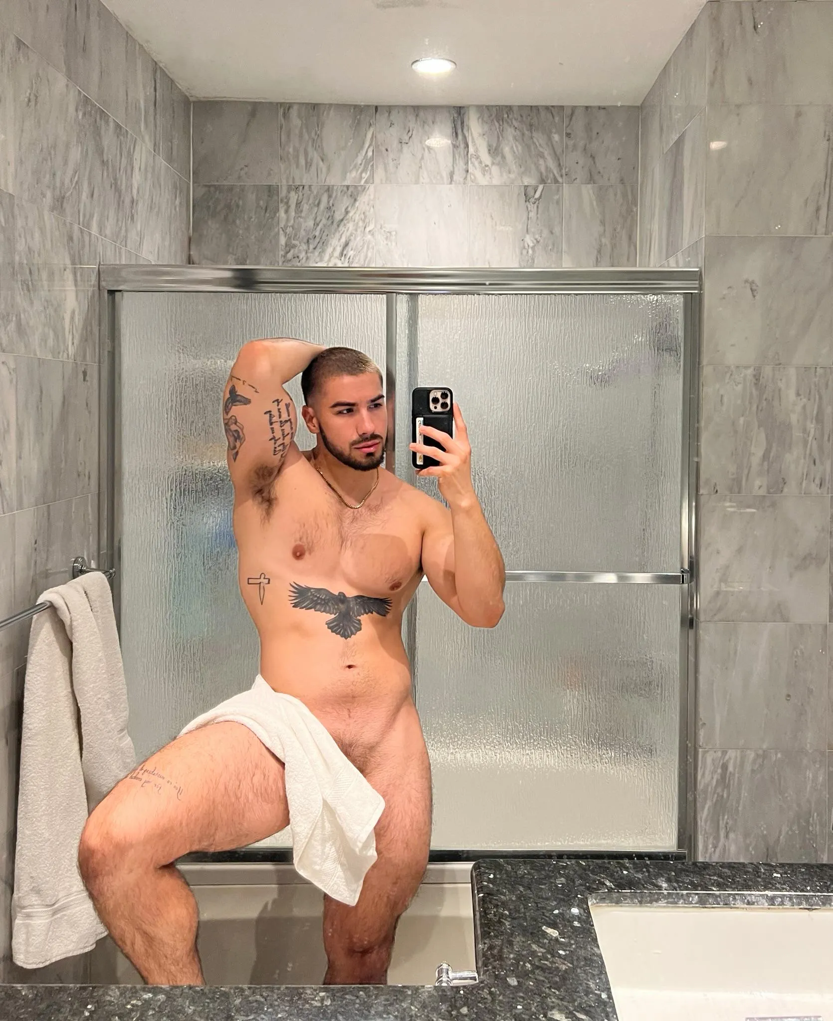 Hairy or trimmed? 🤤