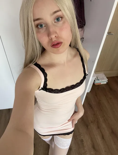 I’m dressed and ready now tell me where we going for dinner 😋