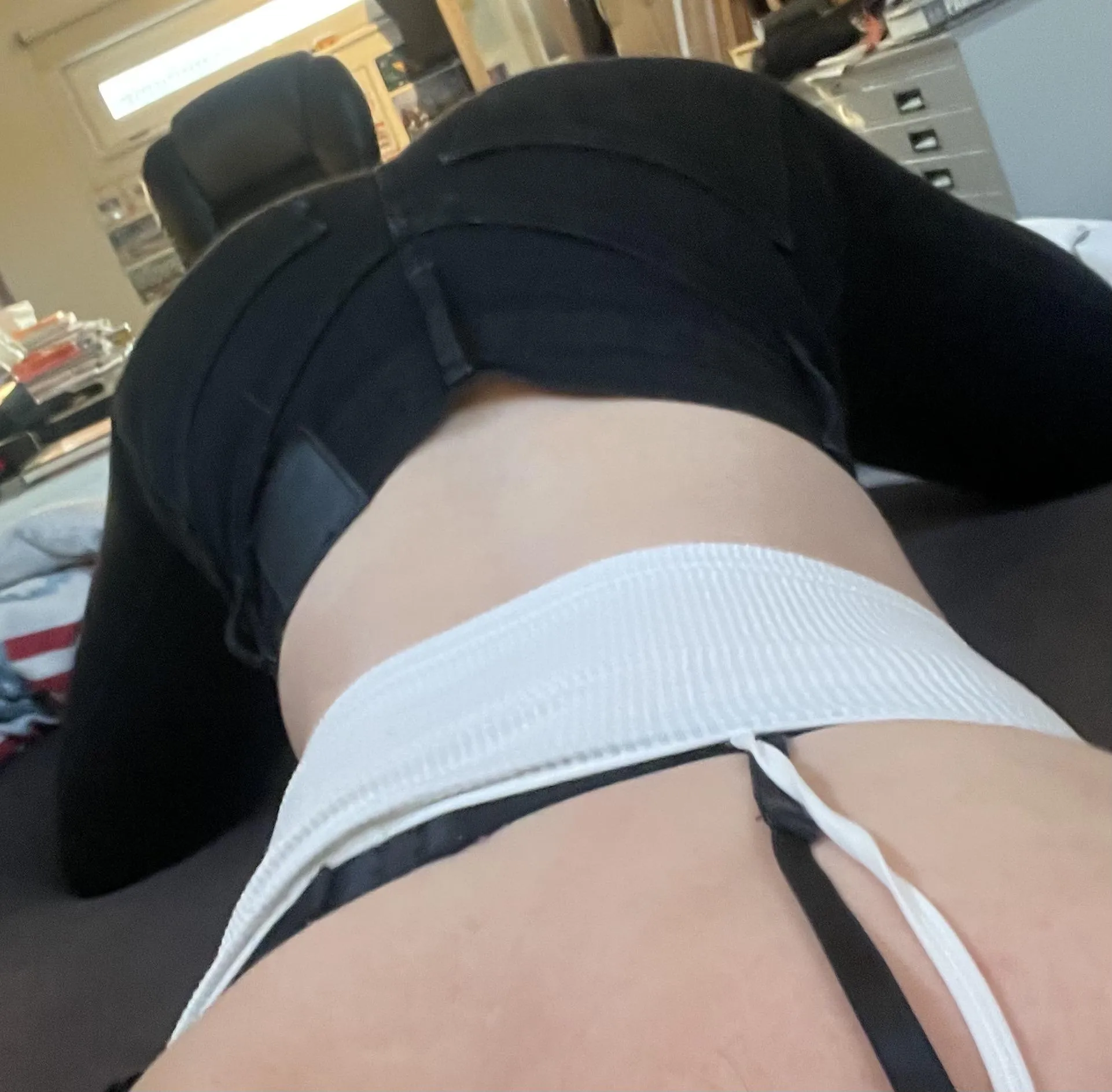 Arching in my cute Mile High Super Skinny black Levi's ;)