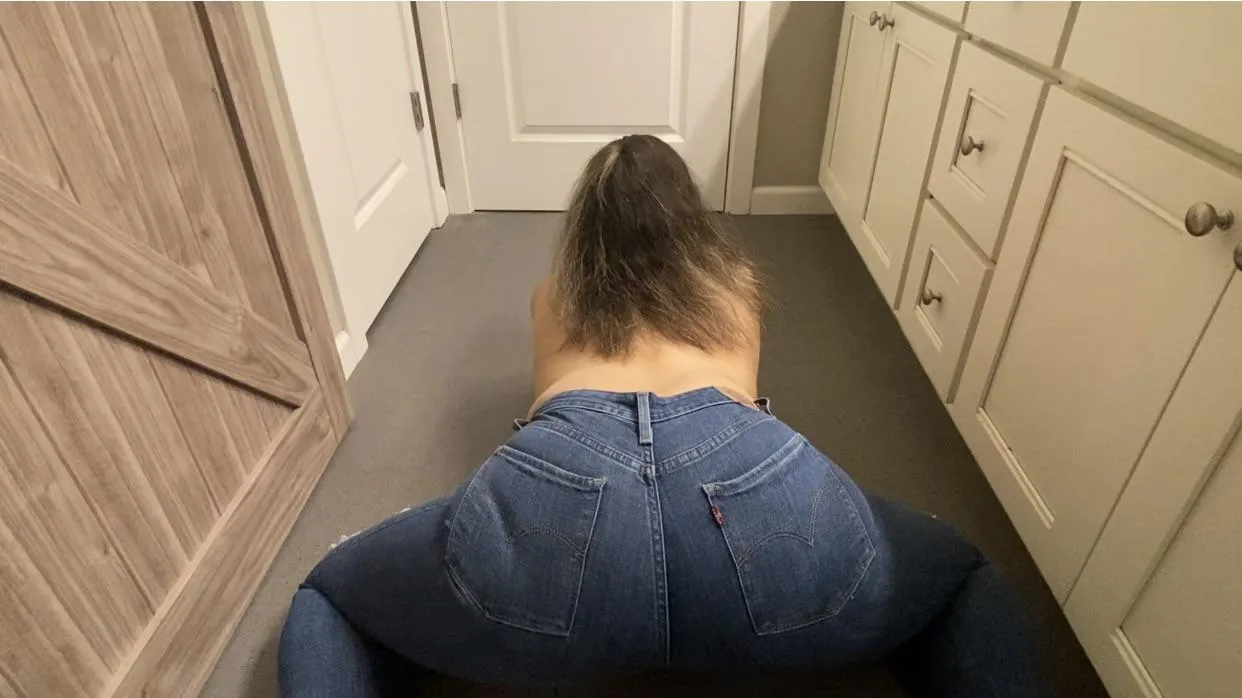 One of my favorite pair of Levi’s 💋