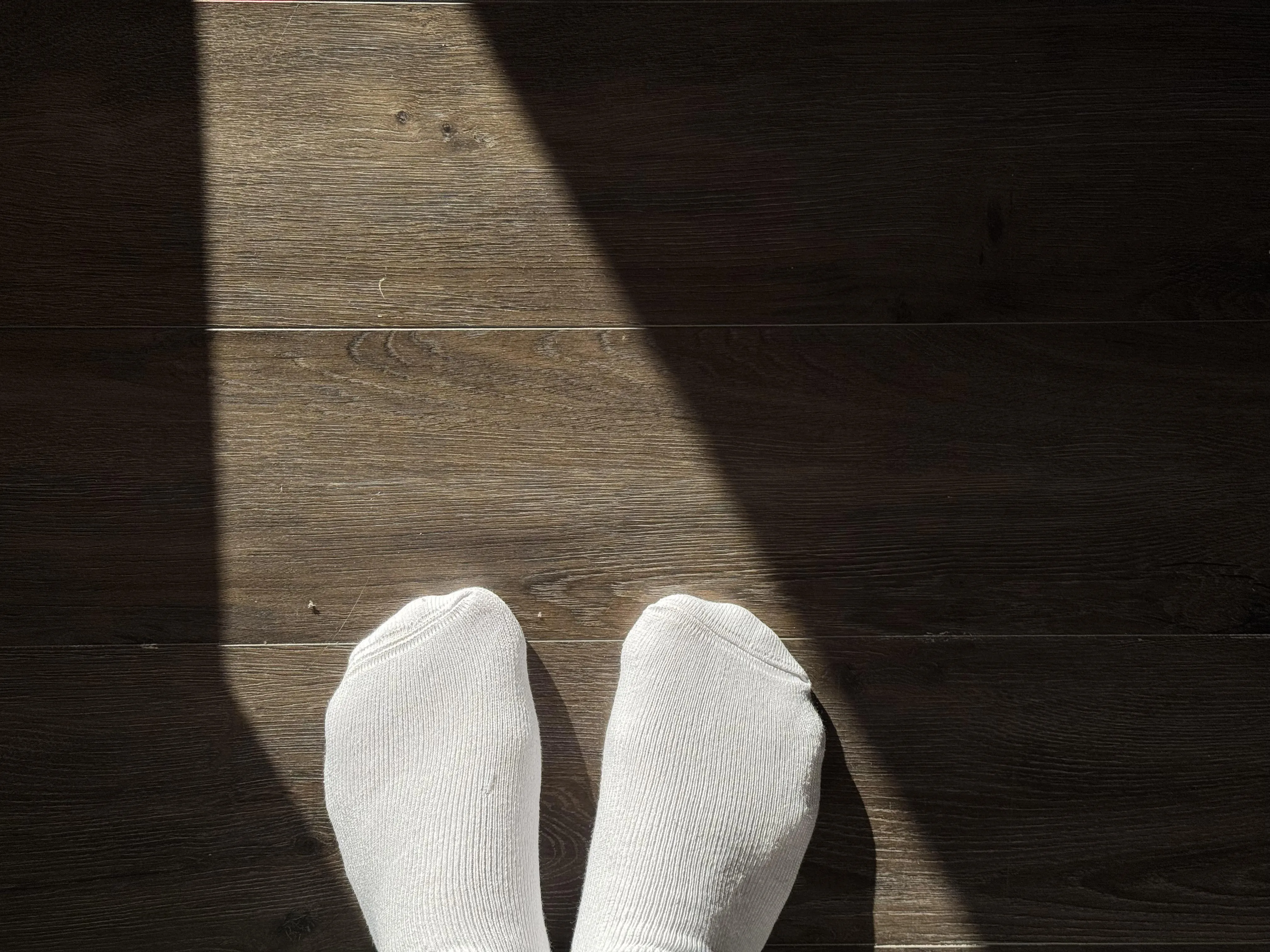 [28] I got white socks for the first time