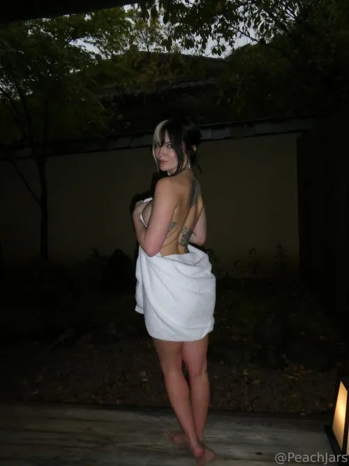 hey you, stop sneaking pics of meeee