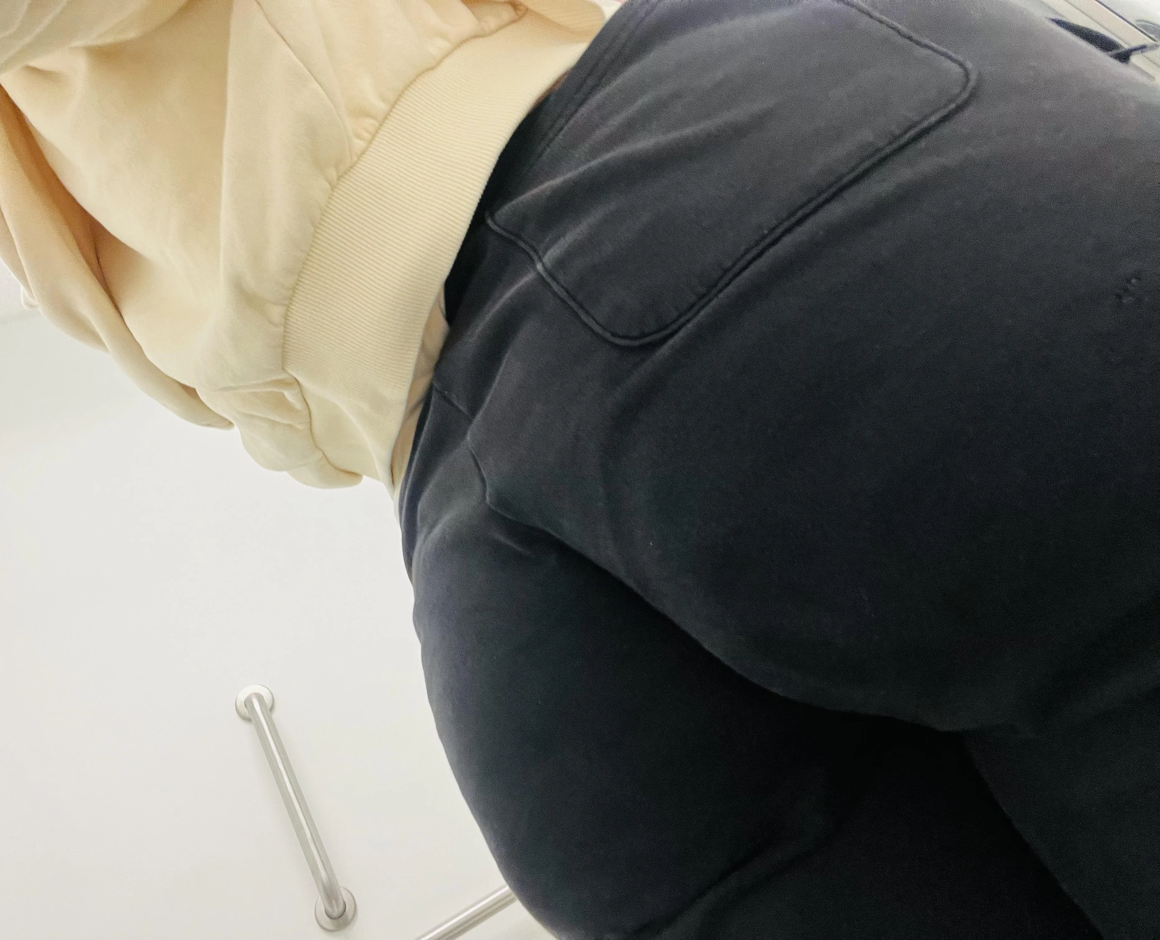 In the public bathroom with this on ✨🤤