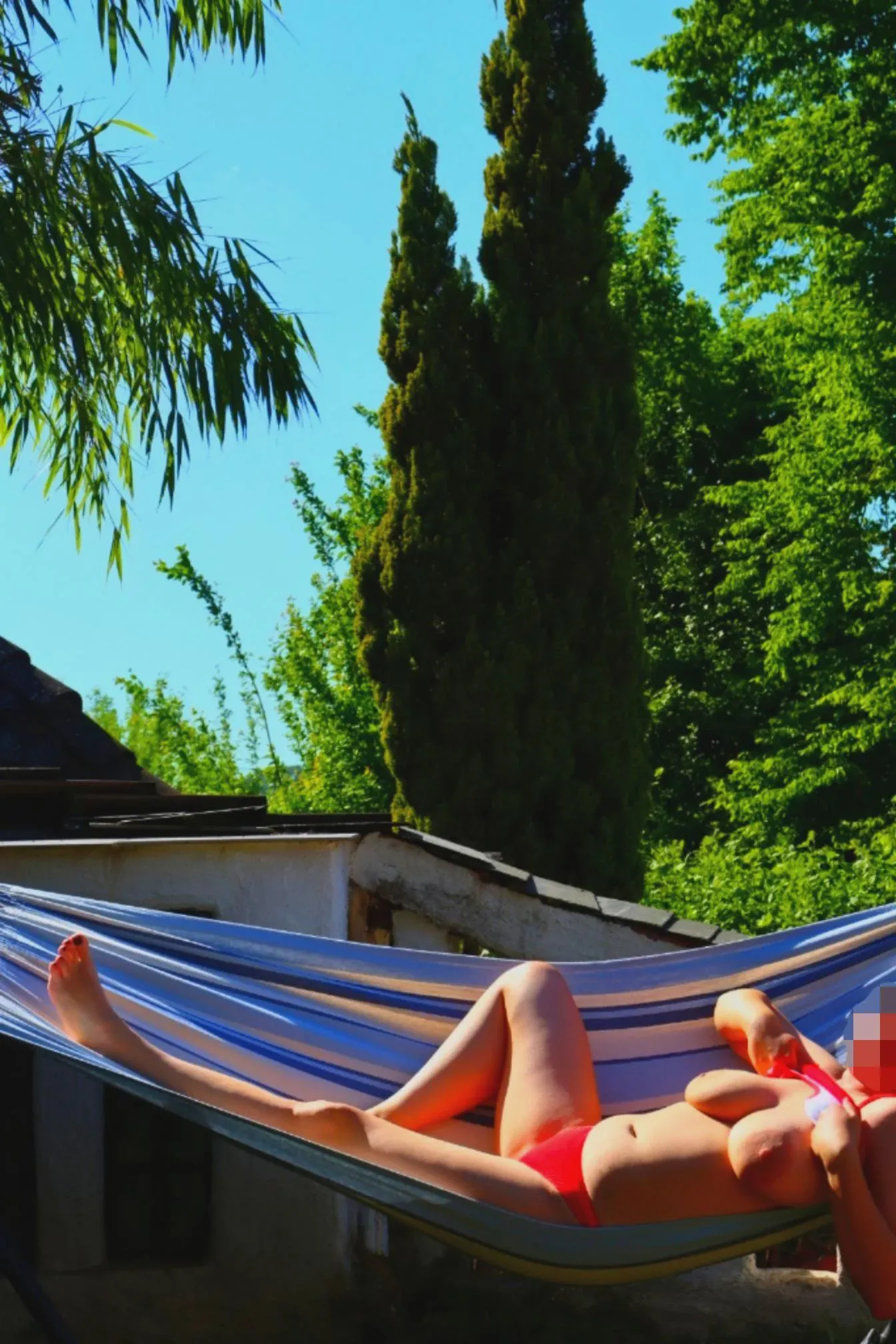 My neighbors often greet me on the street 🫣