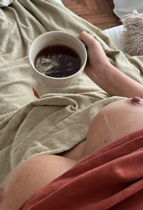 singlemom invites u for coffee, u coming?