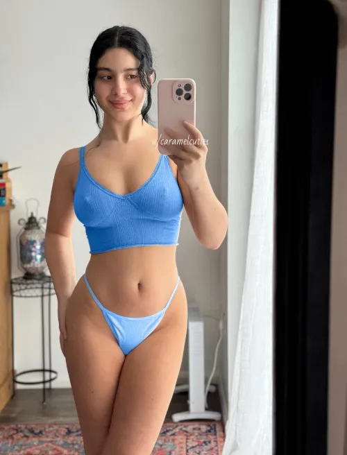 5’2 Persian, your type?