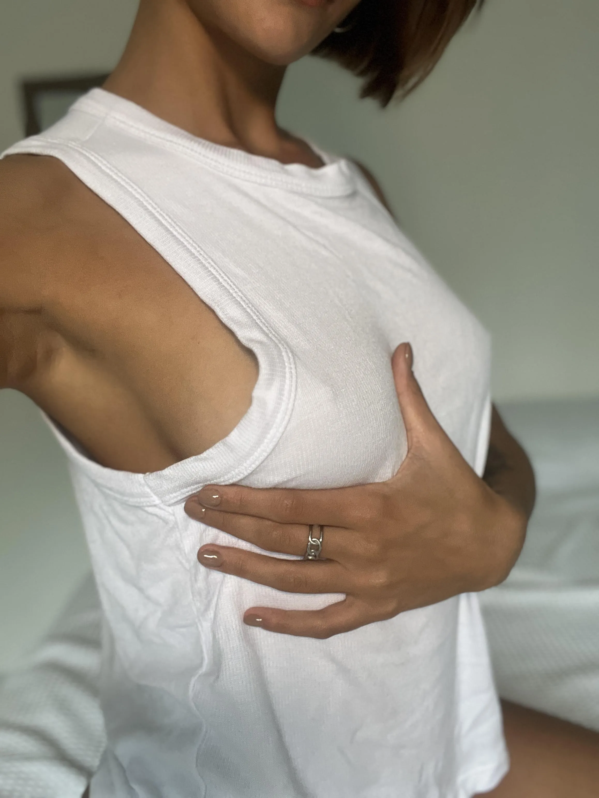 a little sideboob leaves just enough for you to imagine the rest, doesn’t it