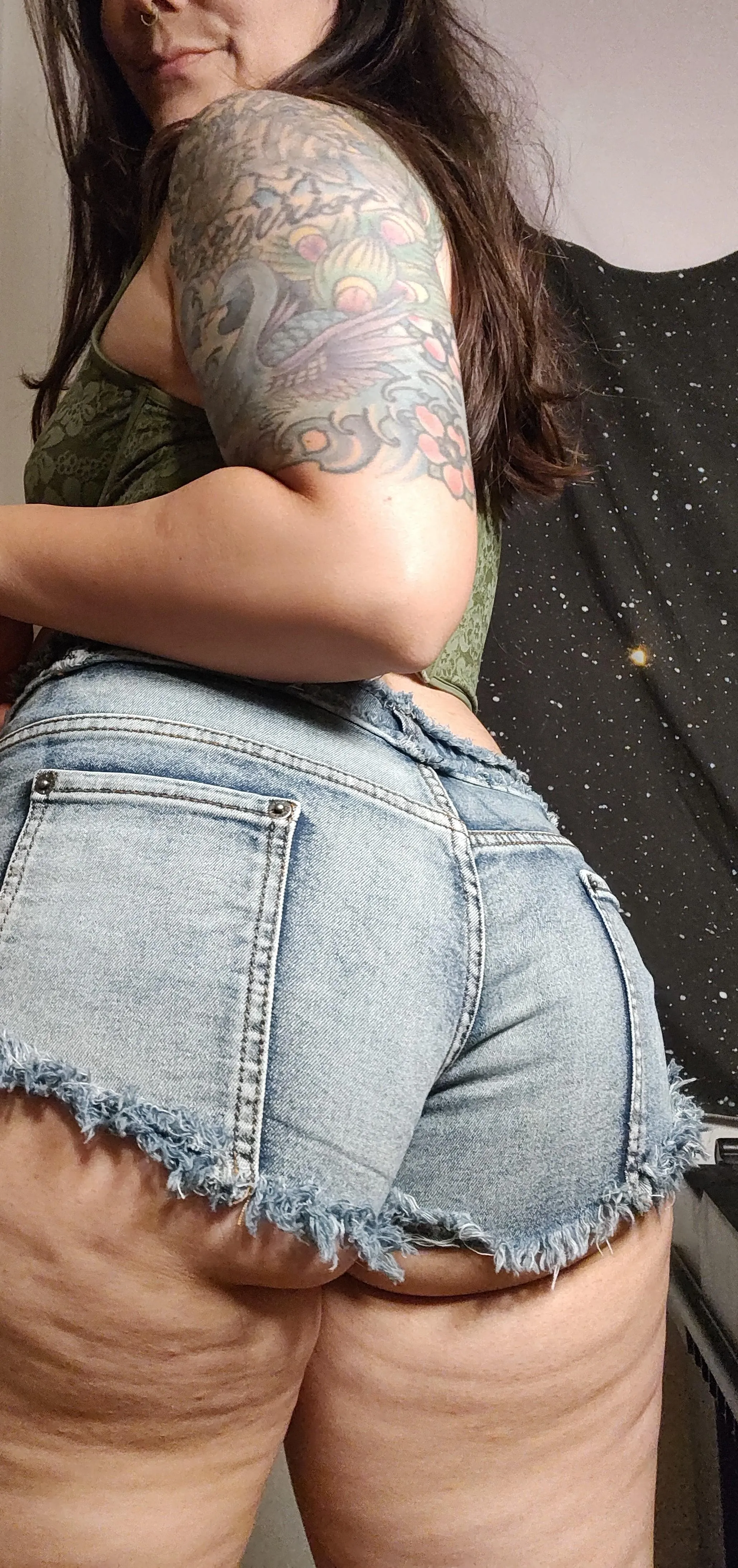 Butt dimples & brunette