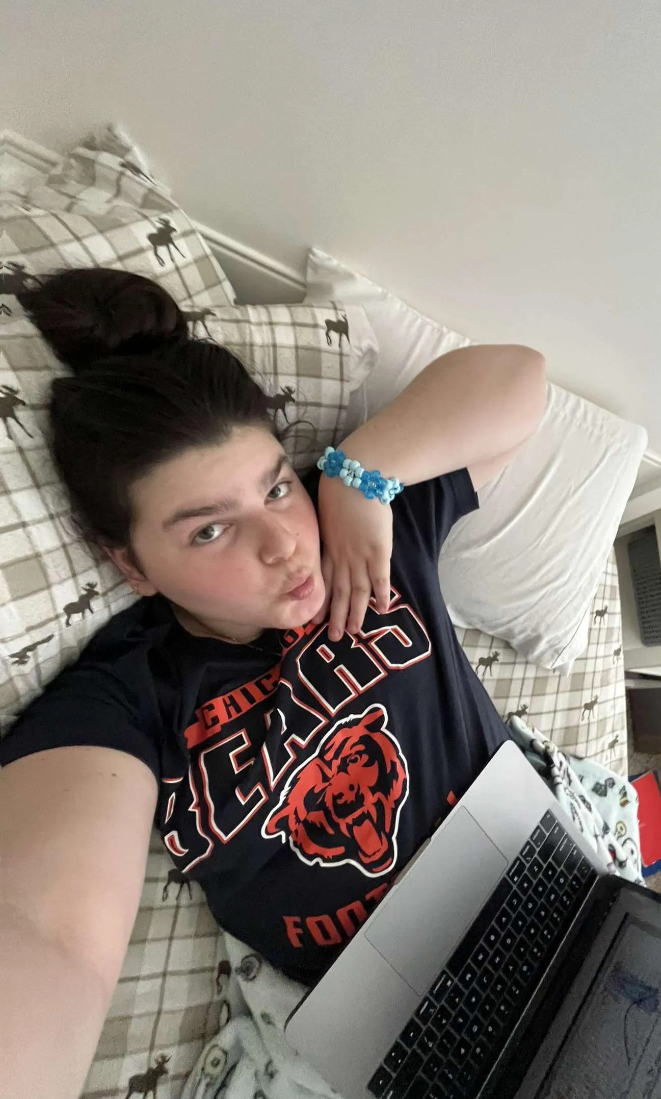 Date bailed so I have an extra ticket to the Sox game this Sunday. Anyone down?