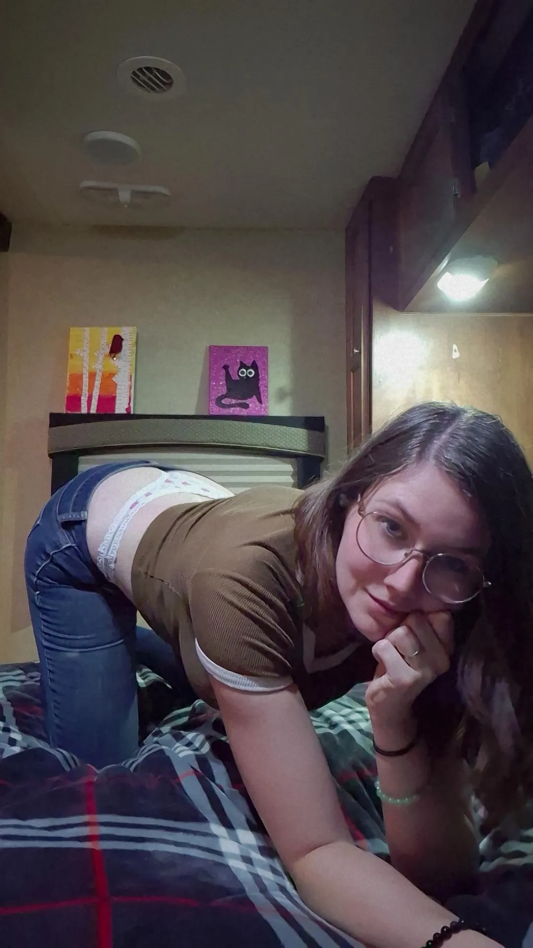 Good news, I got the thing from under the bed! ❤️