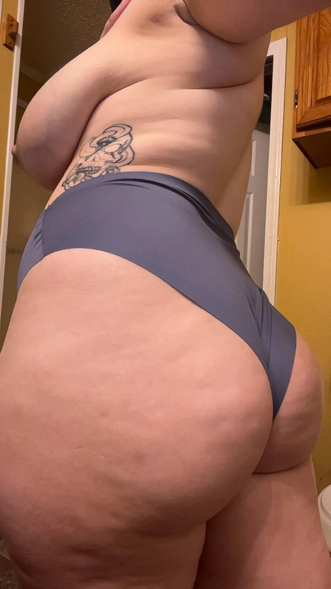 I cant get enough of her Wifebutt🥵