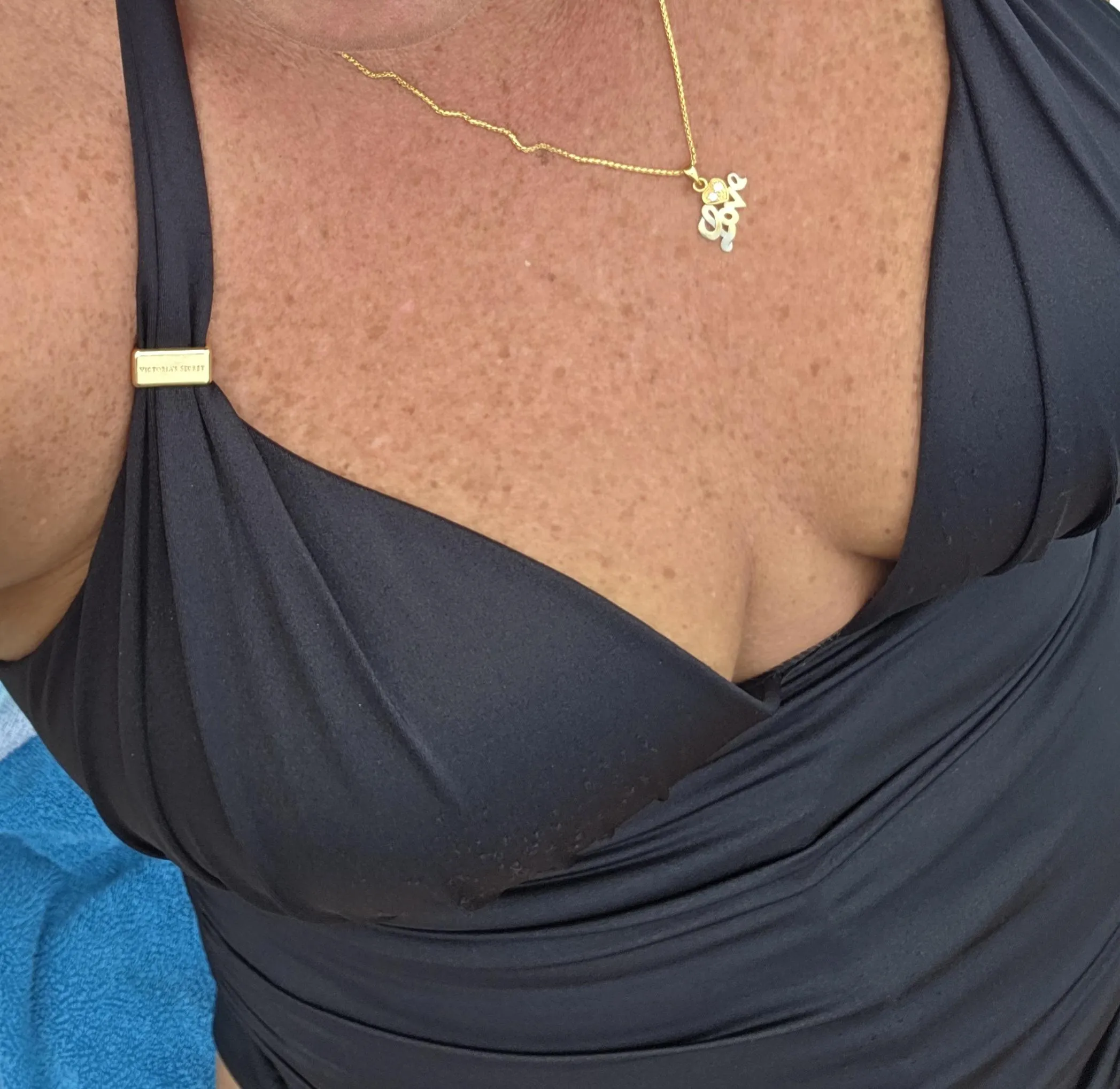 Love, sun and titties are all you need