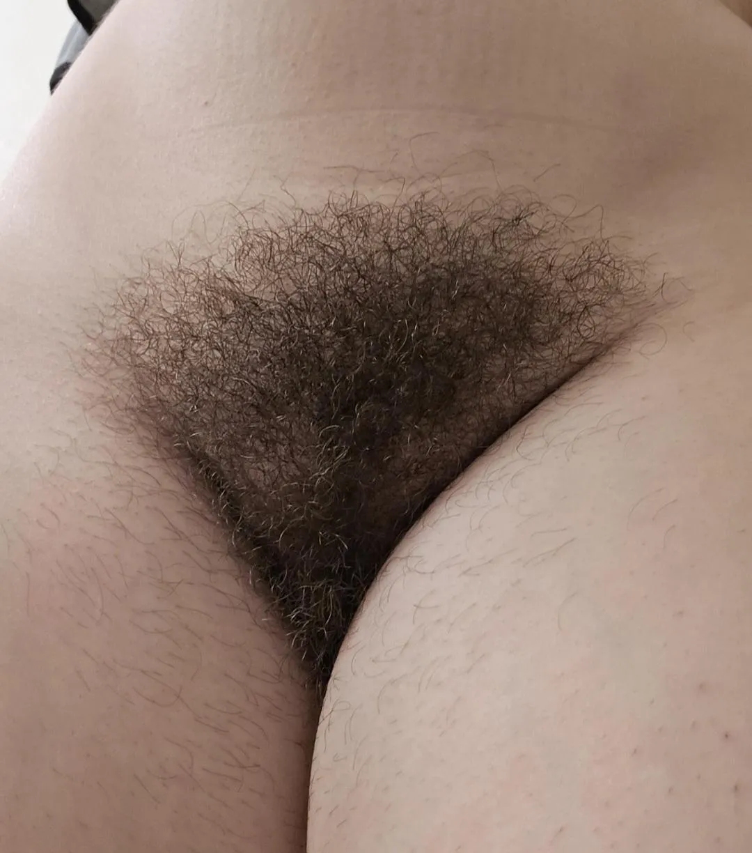 My big beautiful bush and thighs [hs]