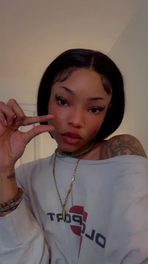 my birthday is in 11 days (June 14th) I want silent sends from white boys, little dick loser’s wallets, feet freaks tributes, and gifts from all the cucks 🤏🏽🖤 don’t interact if you’re not spending money 🖕🏽