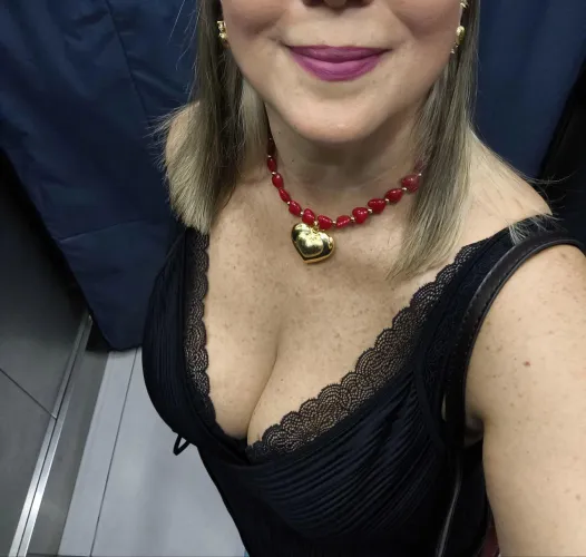 What do you think of my lipstick? f50