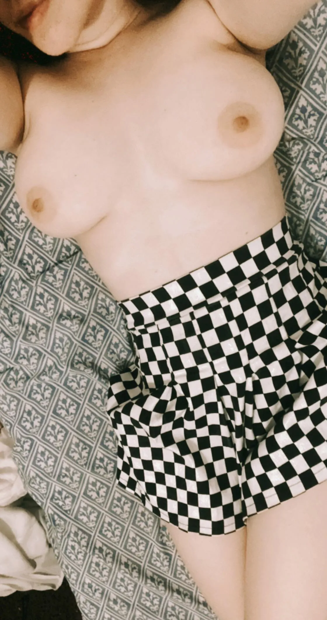 Come to my bed, I wanna sleep with you