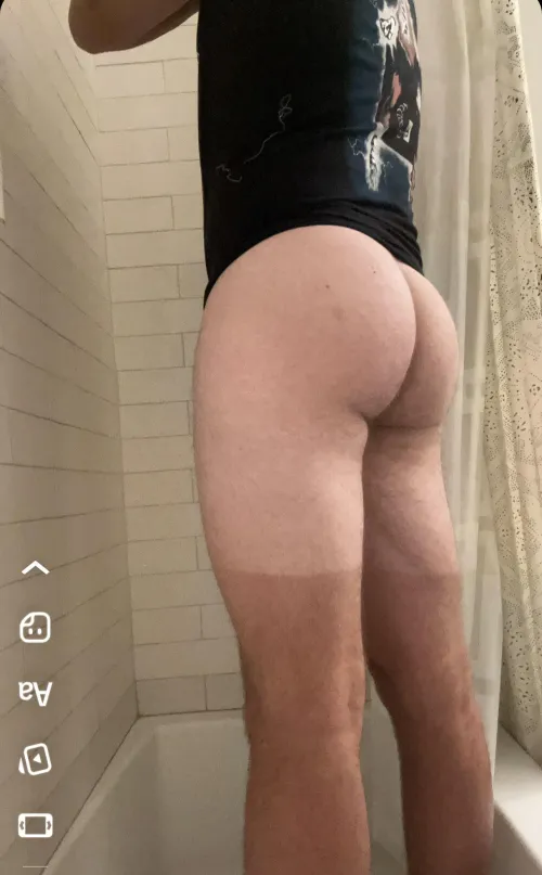 My tan lines are so bad 😭