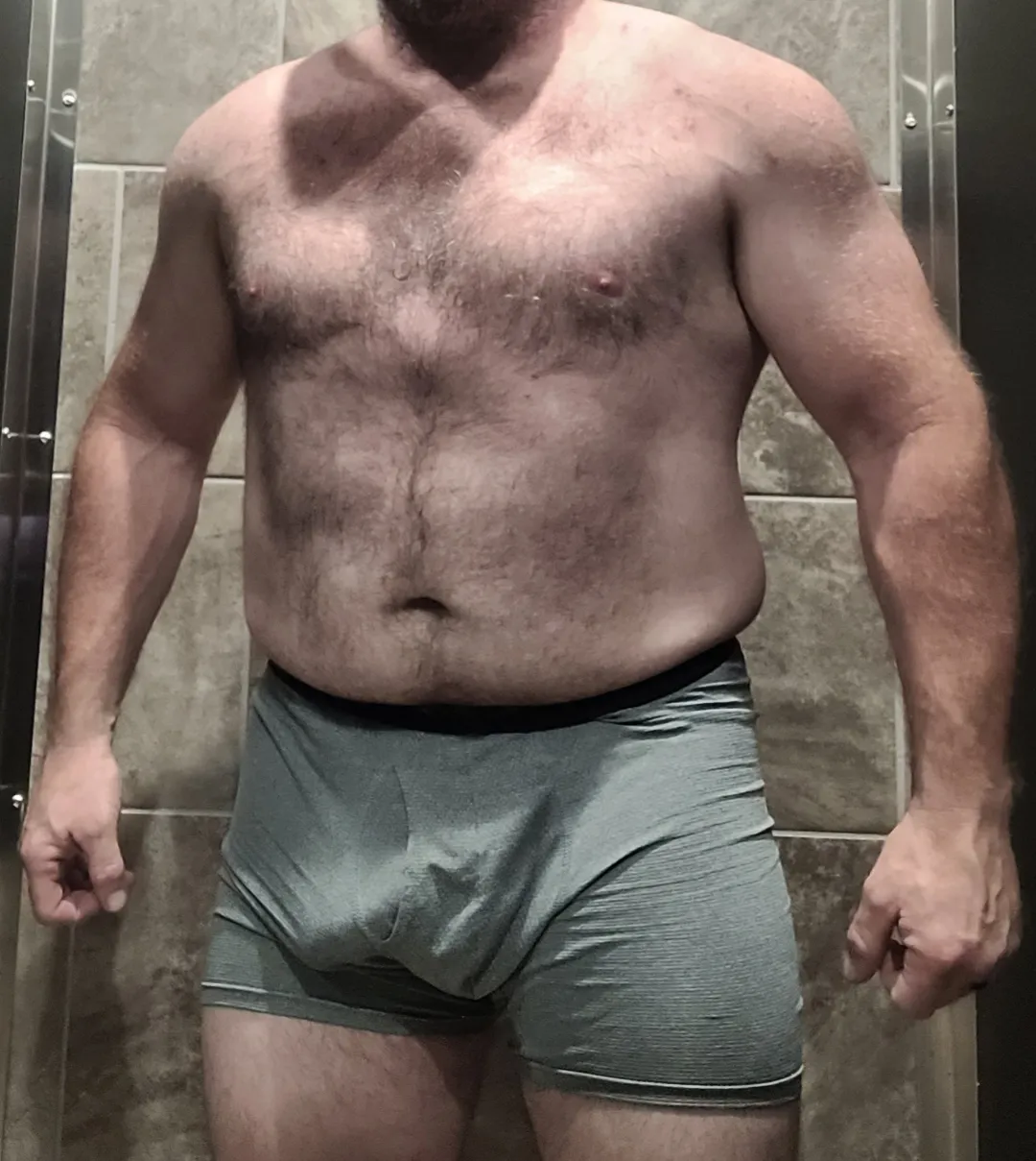 45 year old dad bod.