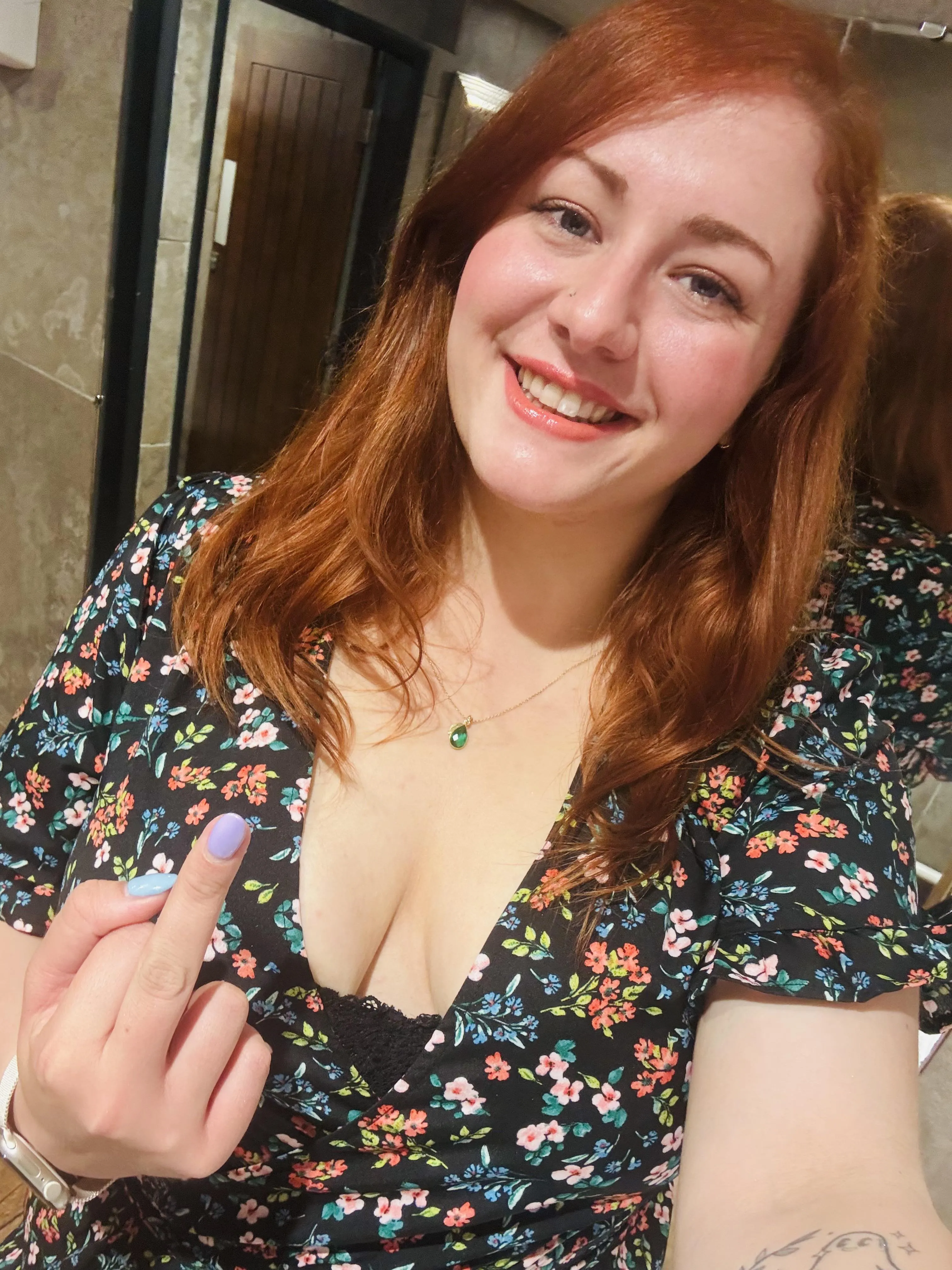 I want to see you caged as I flip you off 🥵