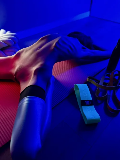 Don’t just stare when I stretch