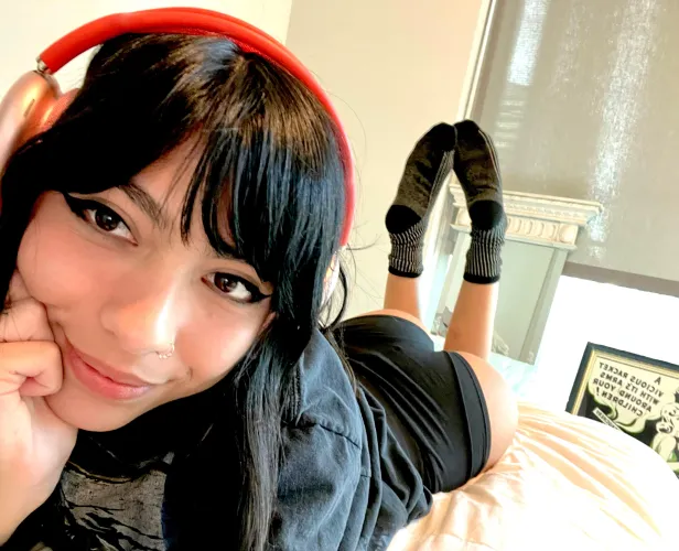 [F] Ugh they smell so bad. Wanna take a sniff?