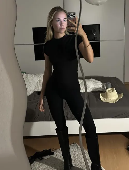 Geldherrin W20 aus Wien sucht Sklaven