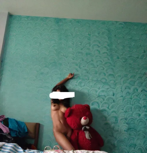 I like gifts hope someone can spoil me (f)