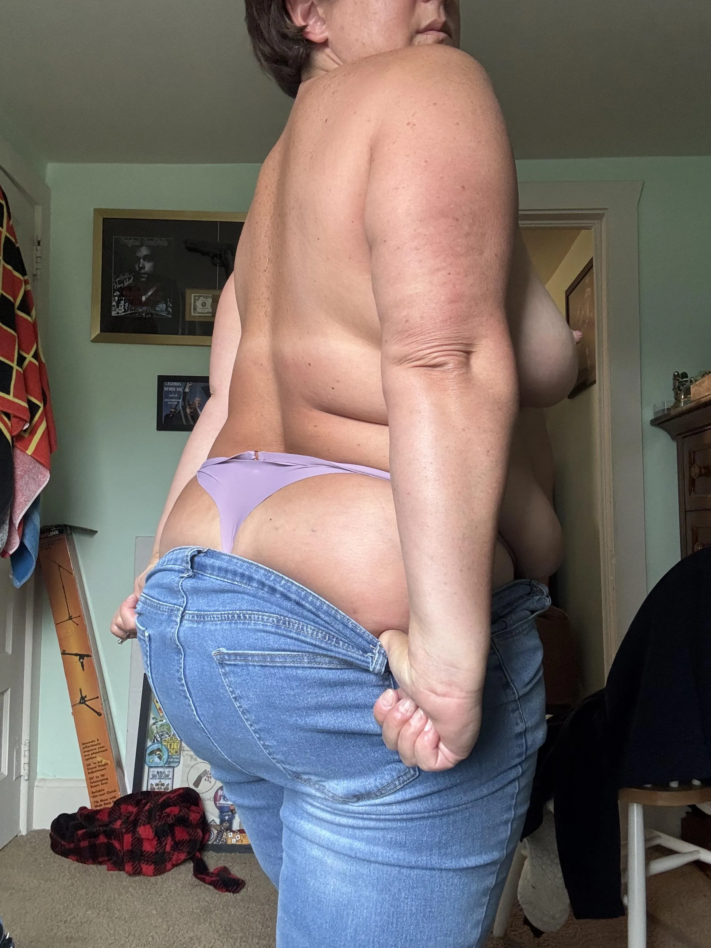 Keep pulling these jeans down