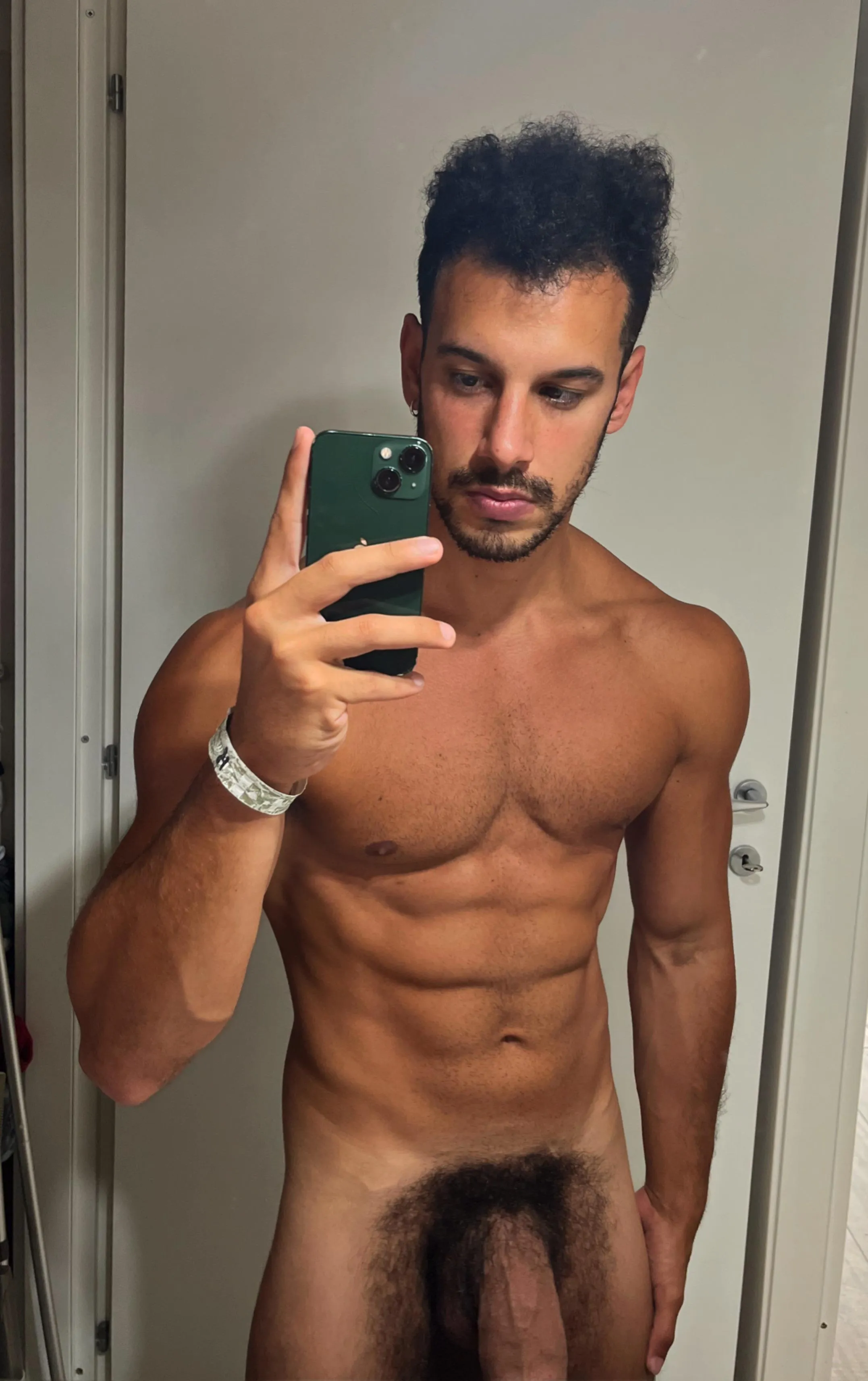 Say ‘king’ I ll send u nudes :)