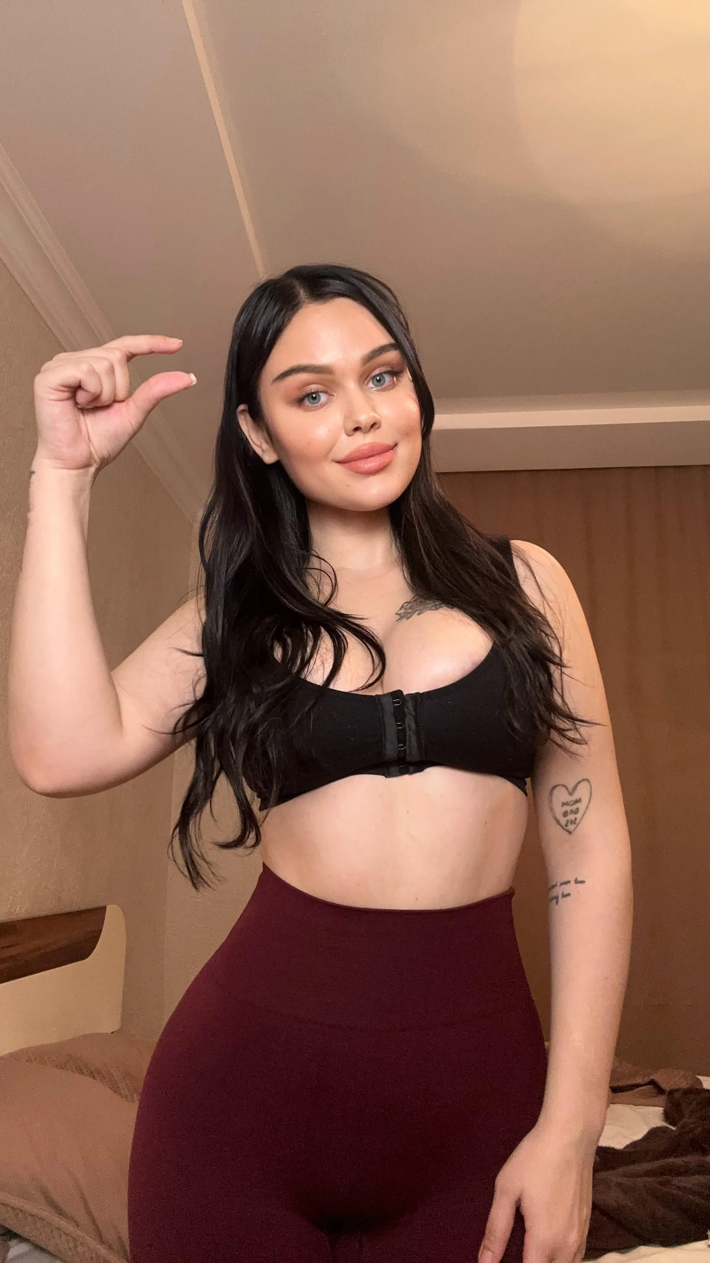 Your tiny dick is so pathetic, loser! I'd be scared to show anyone if I was you.