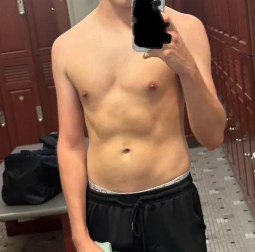 22 [M]4[MF] bi vers college guy