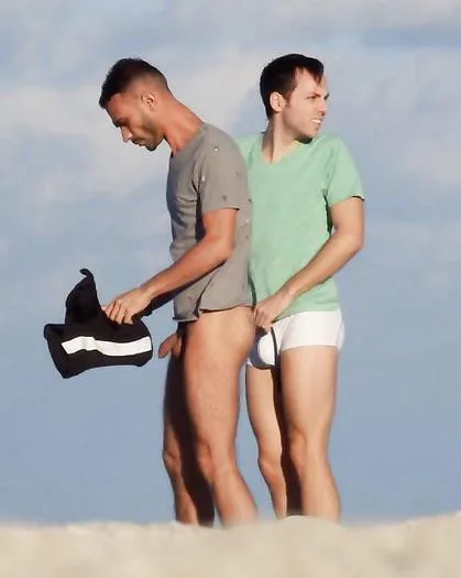 Changing at the beach 🏝️