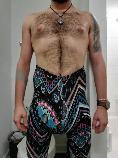 Diapers under Yoga Pants 😁