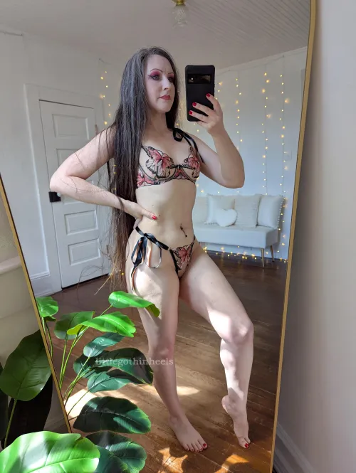 Felt like taking sexy selfies in this cute lingerie set